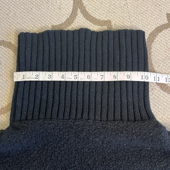 OFFLINE Aerie Chillside Turtleneck Sweater
 textured thumbhole knit cuffs - Picture 7 of 17